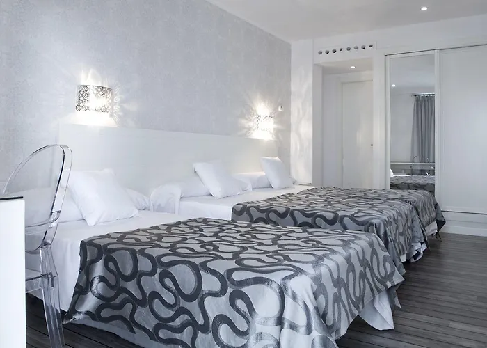 La Boutique Puerta Osario 3*