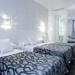 La Boutique Puerta Osario 3*