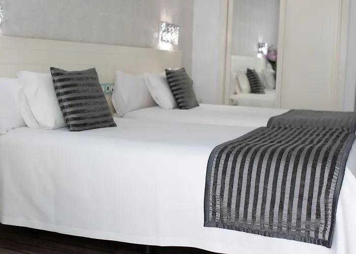 La Boutique Puerta Osario 3*